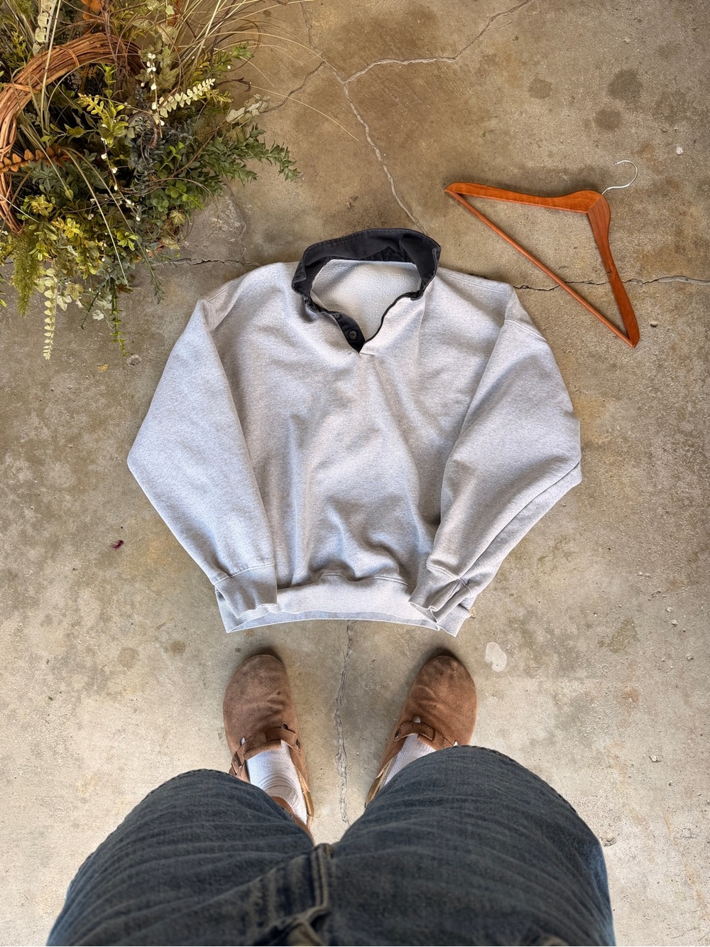 Men's Light Gray Zip-Neck Pullover Sweater with Contrast Collar
